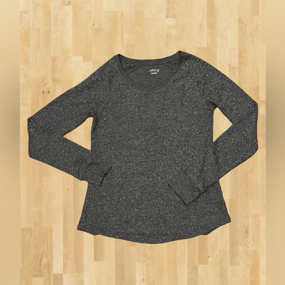 Preowned BCG Women’s Size Medium Gray Glitter Long Sleeve Athletic Stretch Shirt